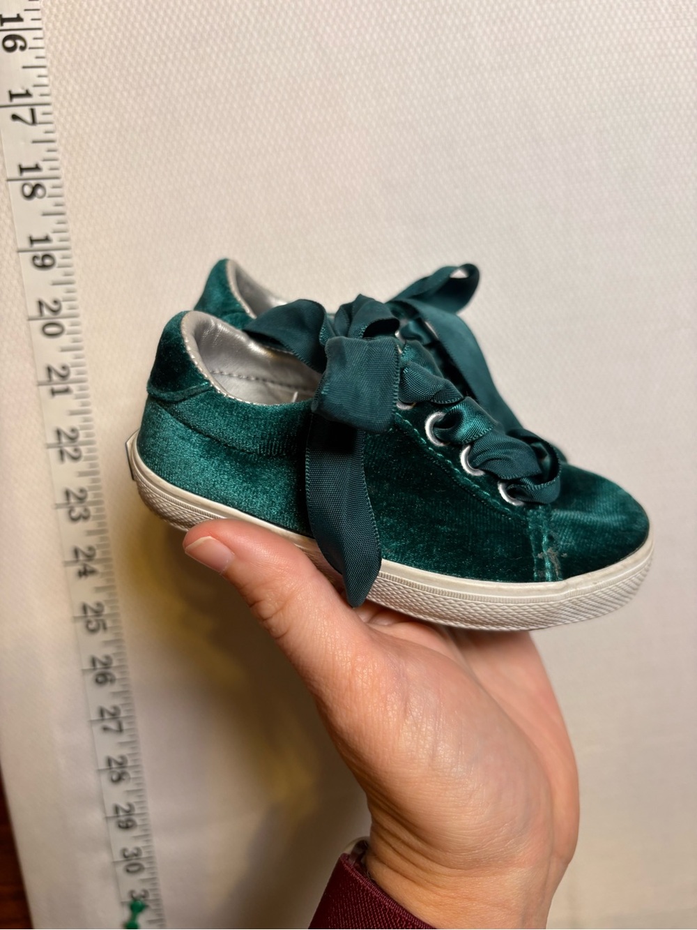 Janie and Jack Girls Emerald Green Velvet Ribbon Lace-Up Sneakers Size 5